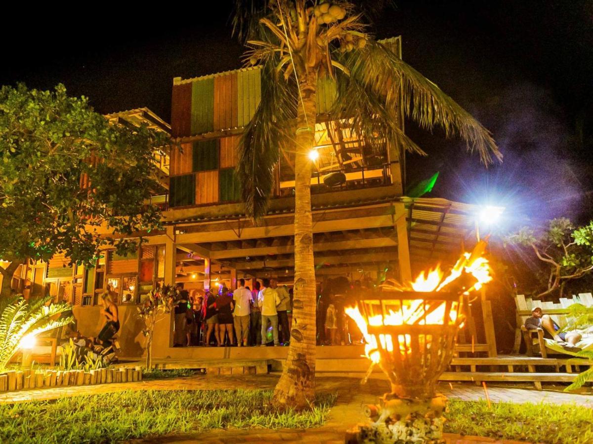 Mozambeat Motel Tofo Exterior photo