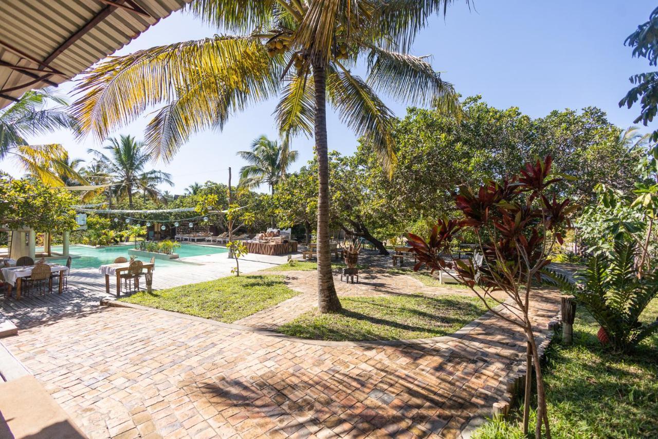 Mozambeat Motel Tofo Exterior photo